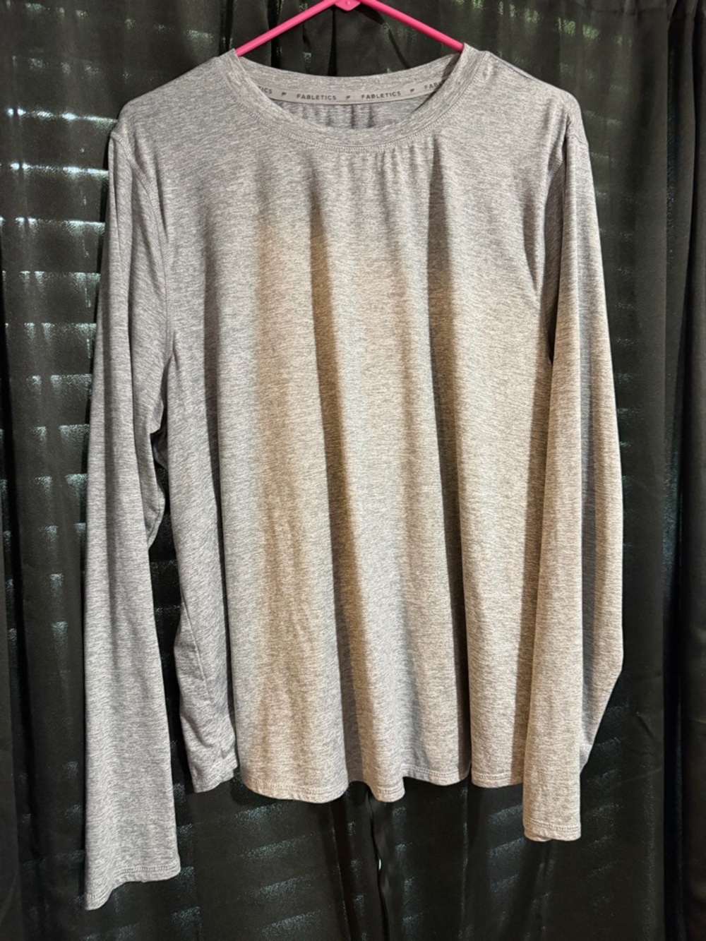 Fabletics Long Sleeve Tee in Light Gray